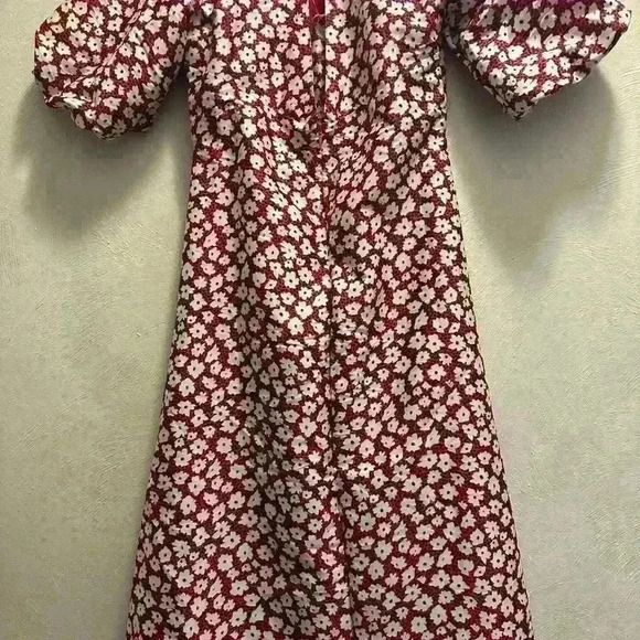 Topshop Daisy Puff Sleeve Midi- opening in the back. Tie in the back and zipper - Picture 2 of 4